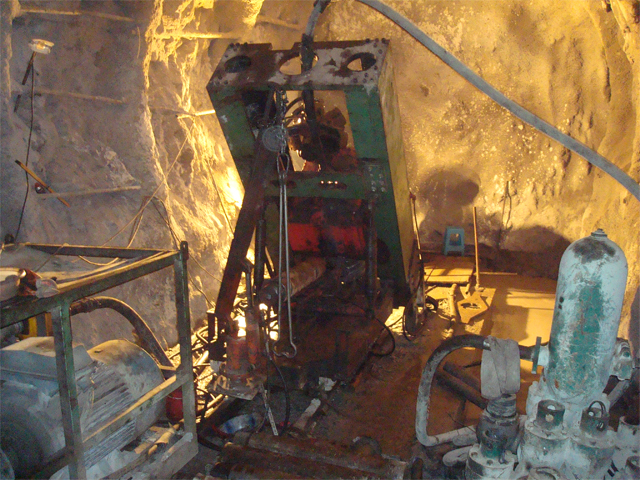 反井鉆機保養(yǎng) 反井鉆機保養(yǎng)