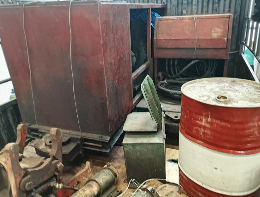 近期天井鉆機施工設備運輸現(xiàn)場